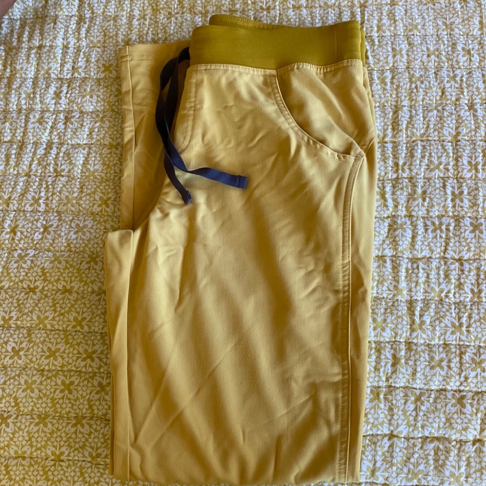 Figs Kade Yellow Pant